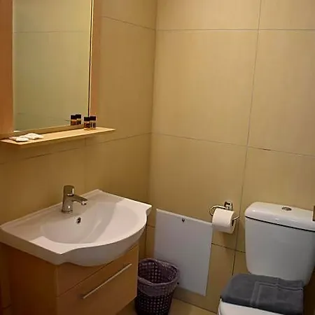 Ritsa Szálloda Kaména Vúrla